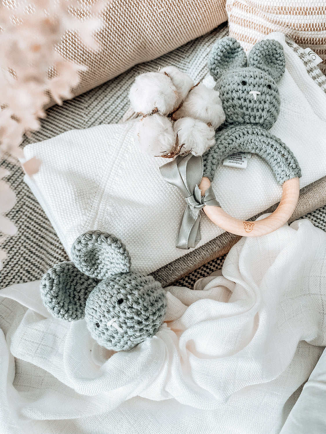 【寄り添うおもちゃシリーズ】ぬいぐるみ付きガーゼ バニー